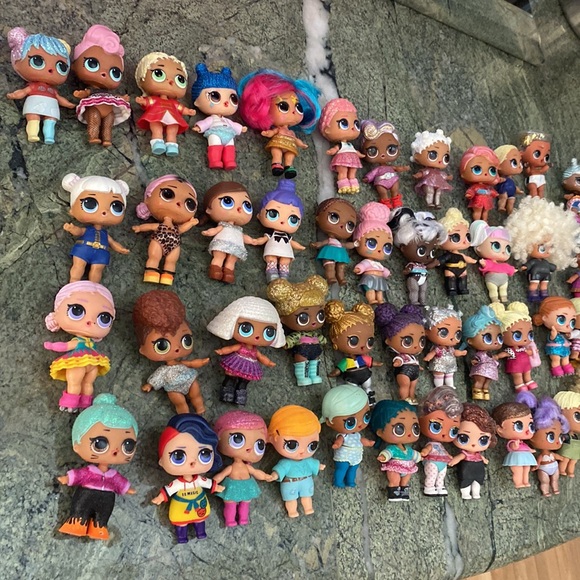 52 LOL Doll collection with accessories and wigs - Picture 3 of 12